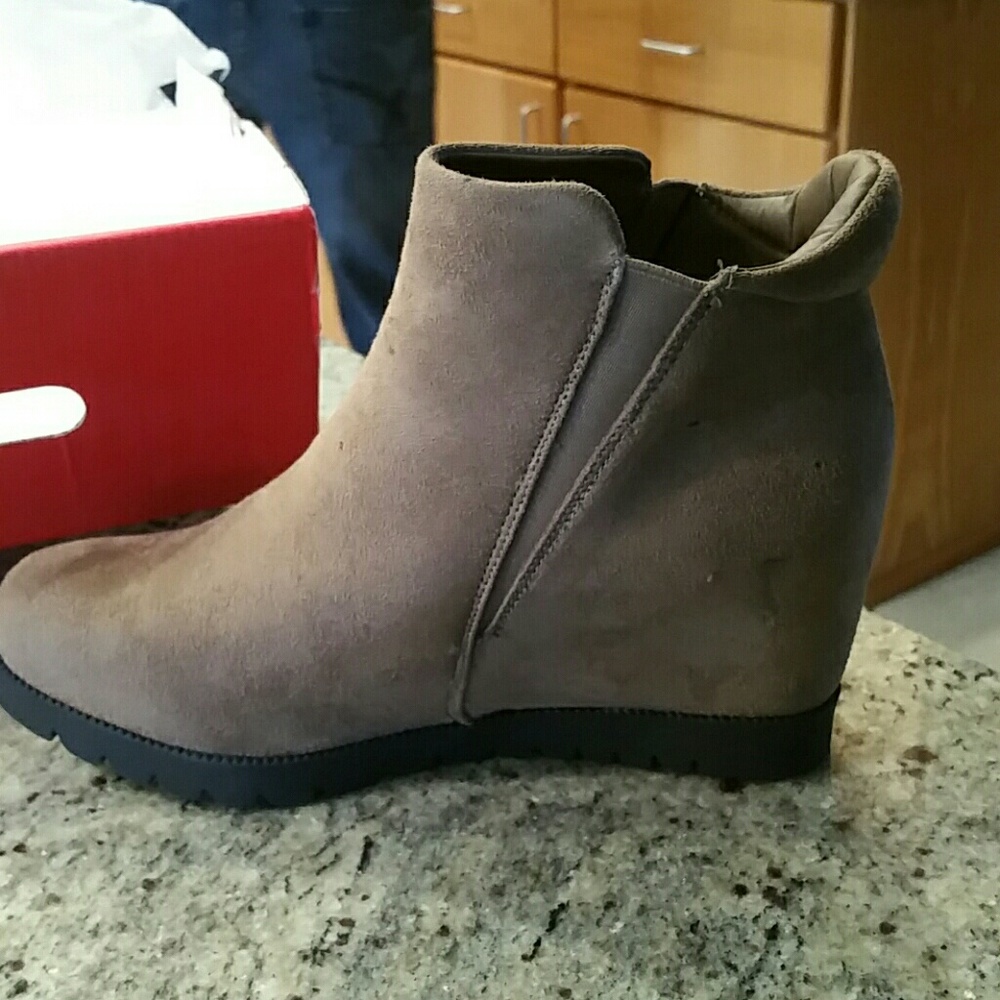 Women's Low Hidden Wedge Heel Ankle Bootie